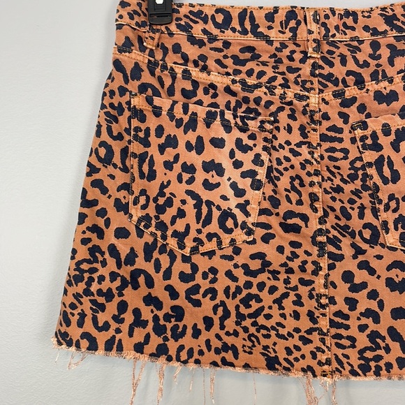 Free People. We The Free Zip It Up Leopard Print Denim Mini Skirt. Size 30 - Picture 8 of 14
